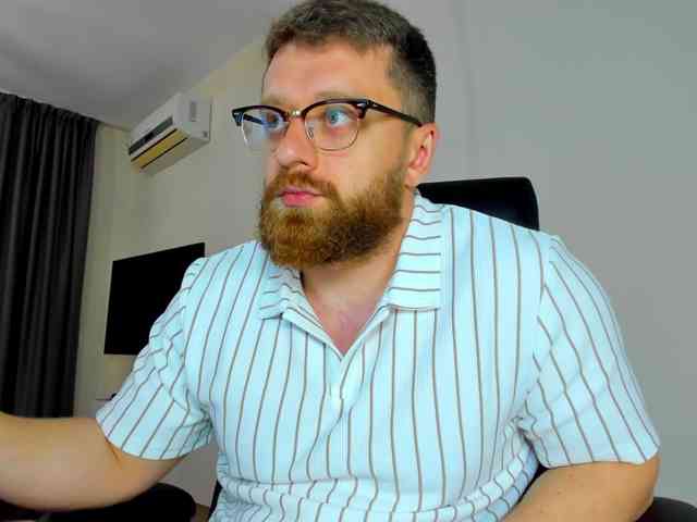 iFindomguy Live Webcam on BongaCams