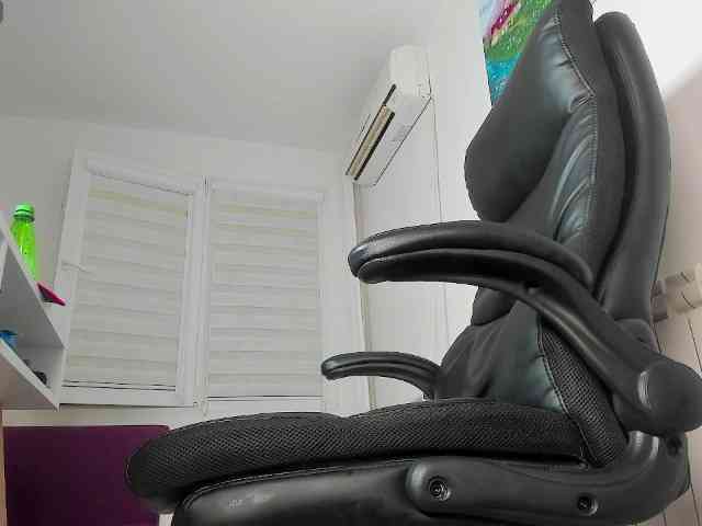 iFindomguy Live Webcam on BongaCams