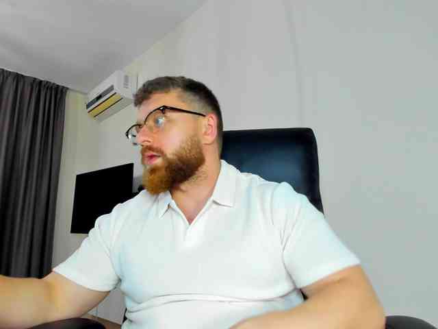 iFindomguy Live Webcam on BongaCams
