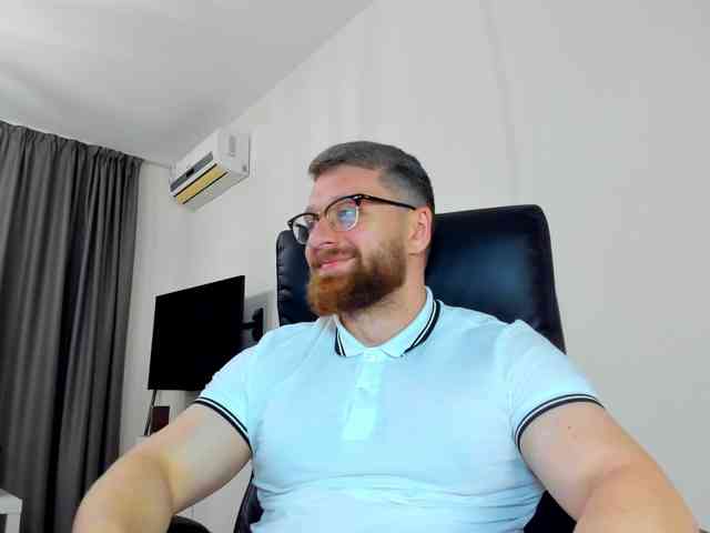 iFindomguy Live Webcam on BongaCams