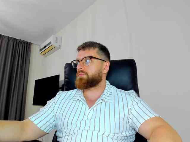 iFindomguy Live Webcam on BongaCams