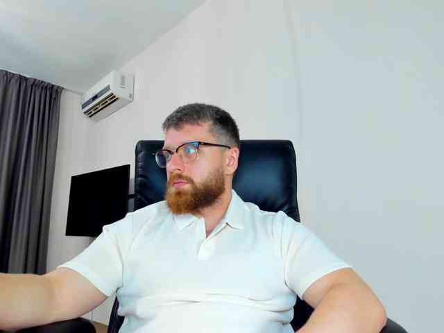 iFindomguy Live Webcam on BongaCams