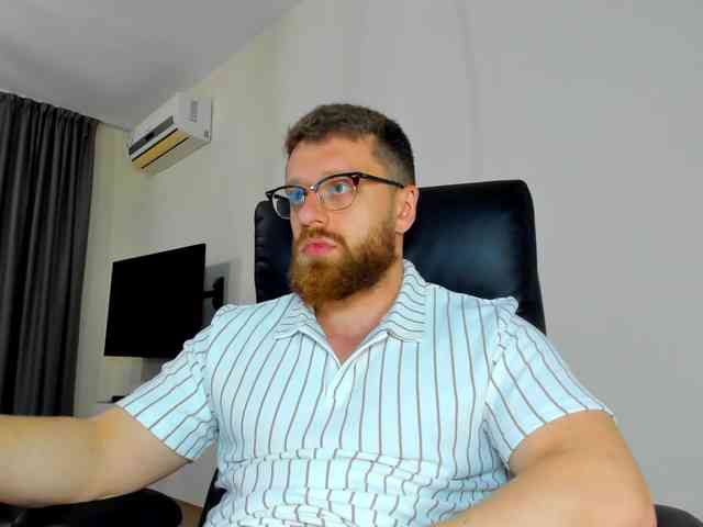 iFindomguy Live Webcam on BongaCams
