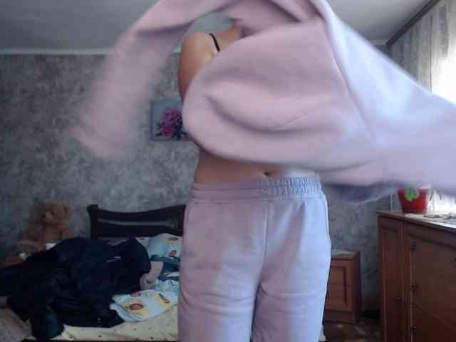 KristiWhite webcam