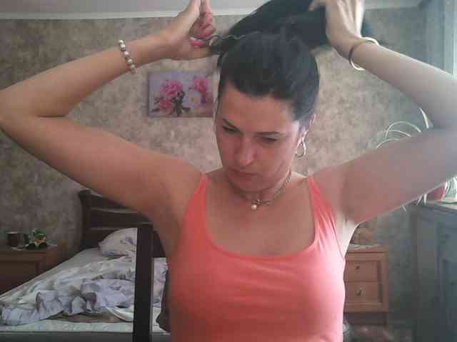 KristiWhite webcam
