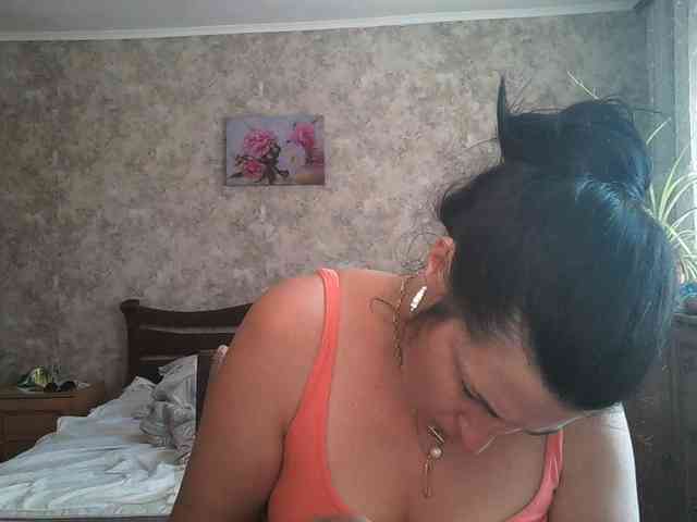 KristiWhite webcam