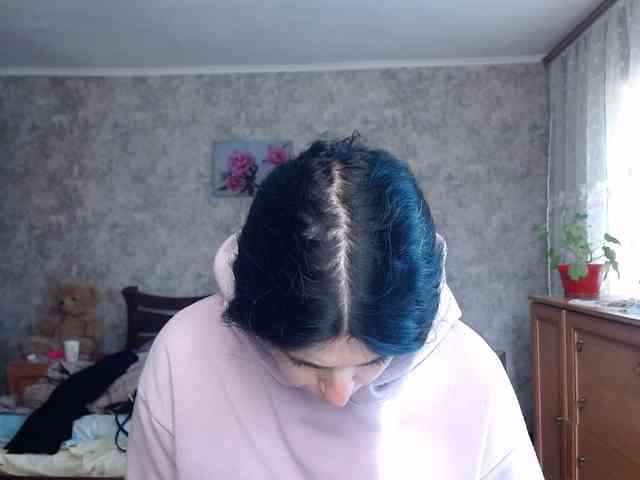 KristiWhite webcam