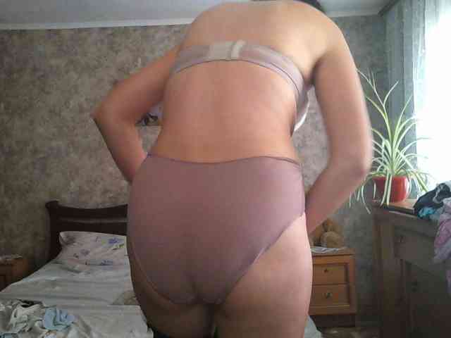 KristiWhite webcam