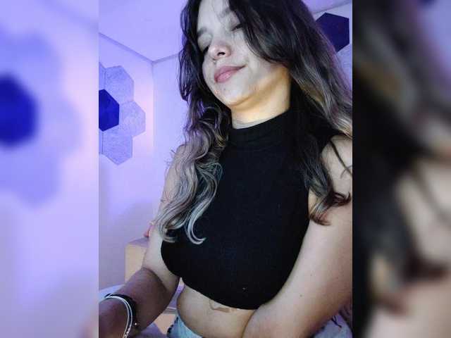 LarisaMaia live cam profile