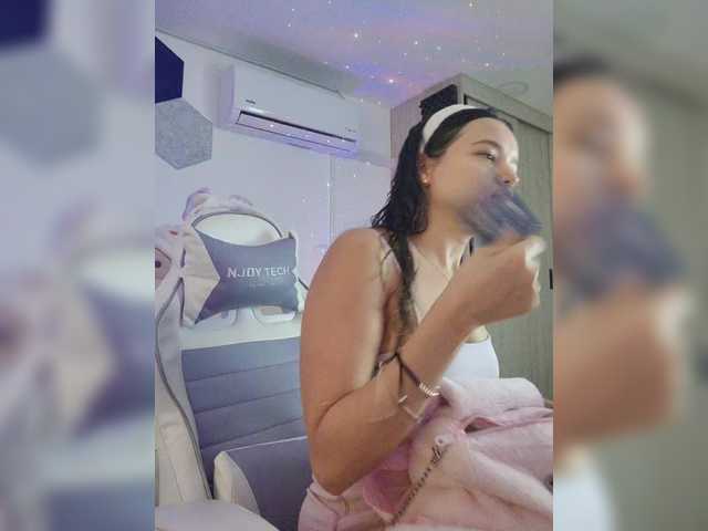 LarisaMaia's BongaCams show and profile