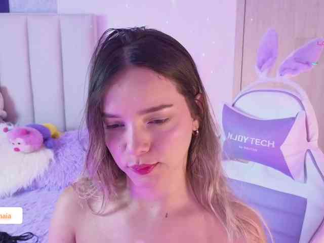 LarisaMaia webcam