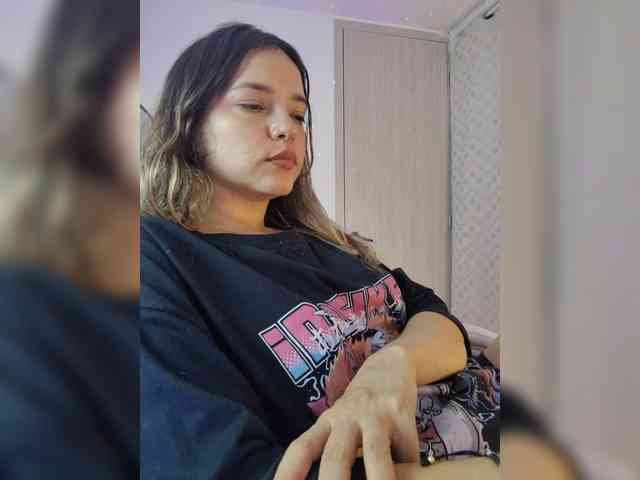 LarisaMaia webcam