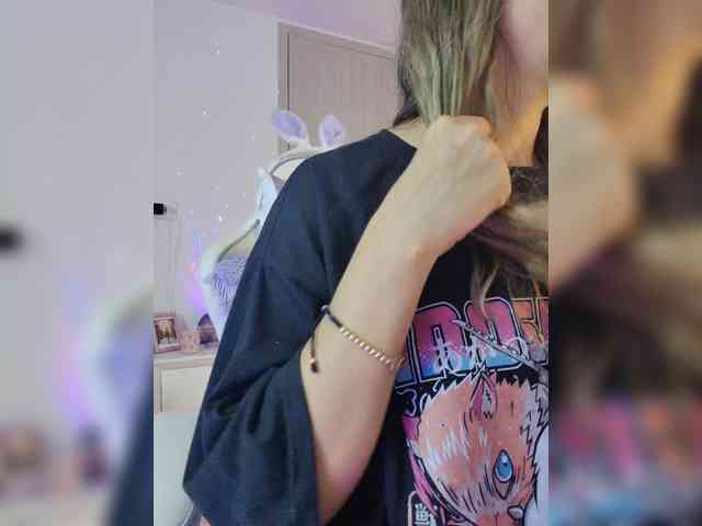 LarisaMaia webcam