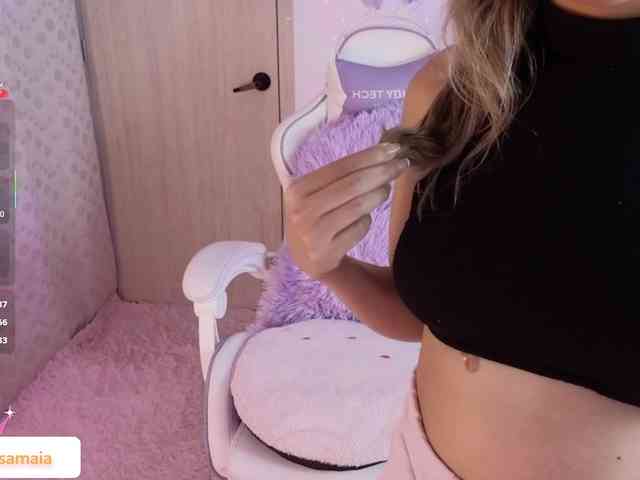 LarisaMaia webcam