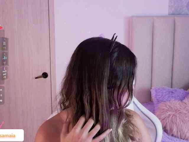 LarisaMaia webcam