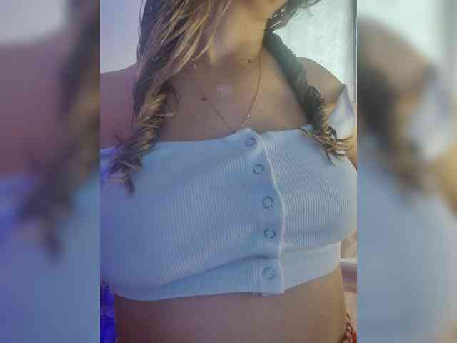 LarisaMaia webcam