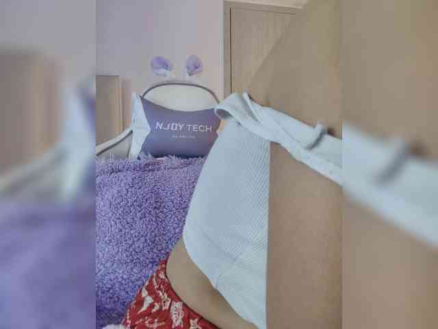 LarisaMaia webcam