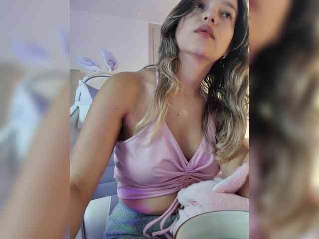 LarisaMaia webcam