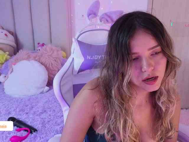 LarisaMaia webcam