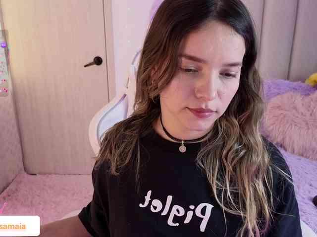 LarisaMaia webcam
