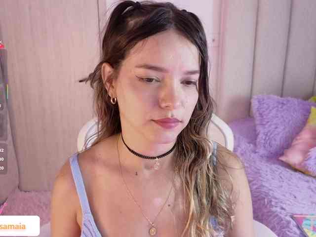 LarisaMaia webcam