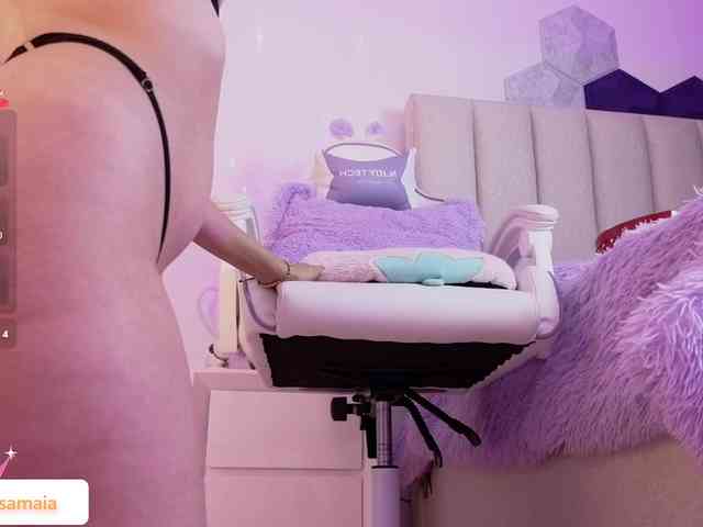 LarisaMaia webcam