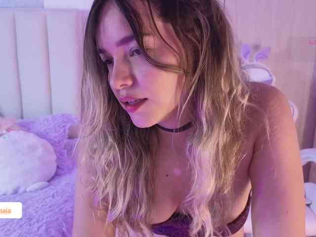 LarisaMaia webcam