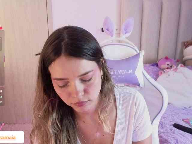 LarisaMaia webcam