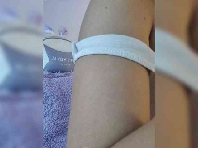 LarisaMaia webcam