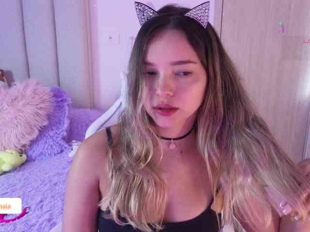 LarisaMaia webcam