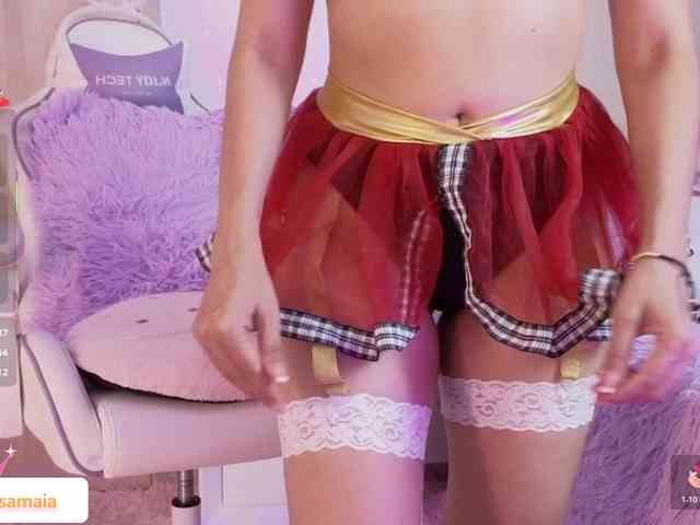 LarisaMaia webcam