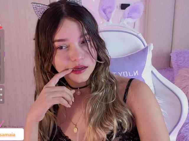 LarisaMaia webcam