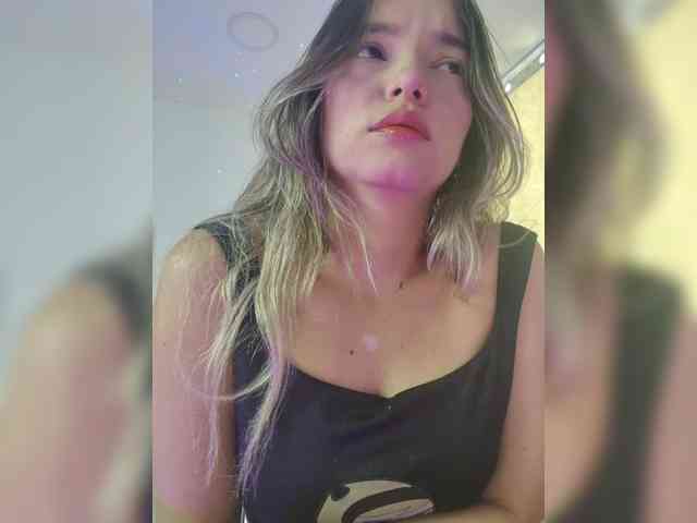 LarisaMaia webcam