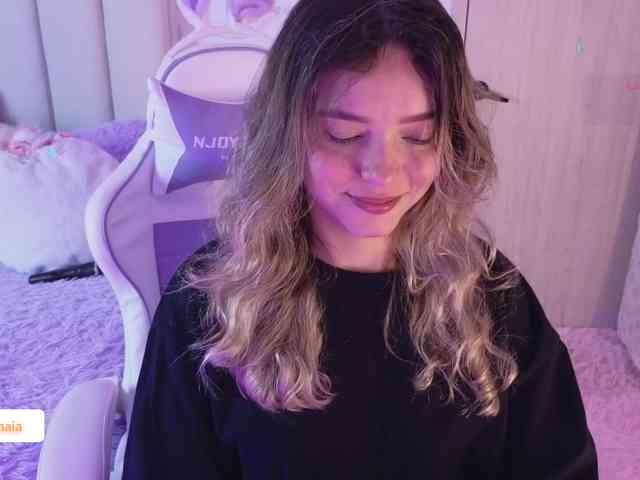 LarisaMaia webcam