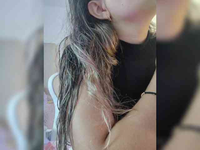 LarisaMaia webcam