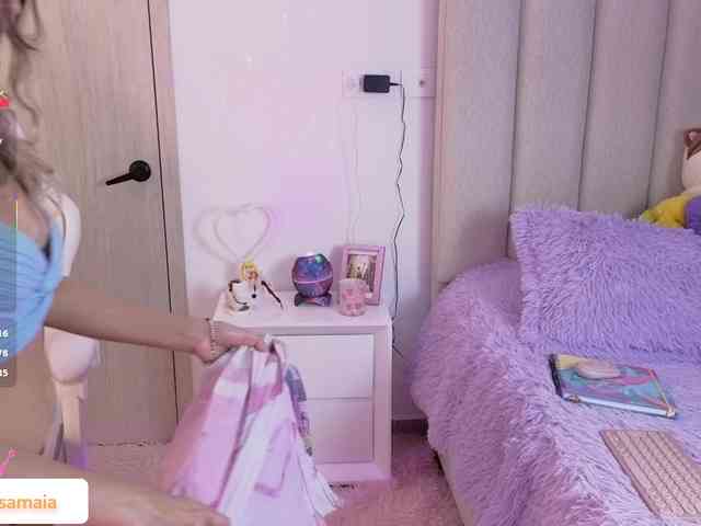 LarisaMaia webcam