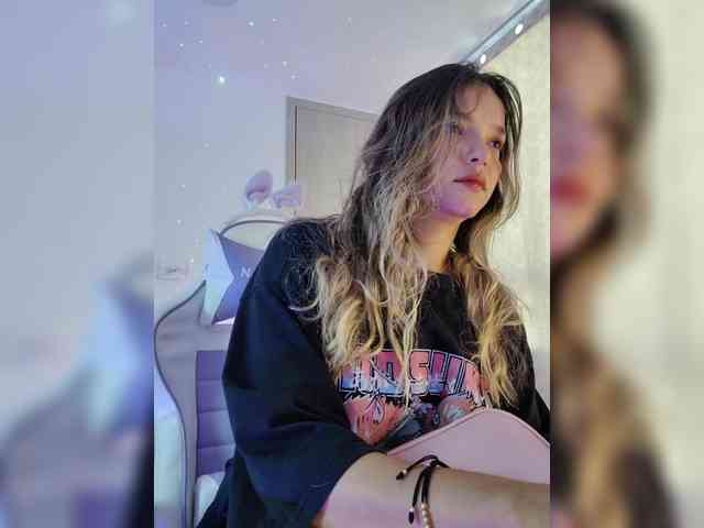 LarisaMaia webcam