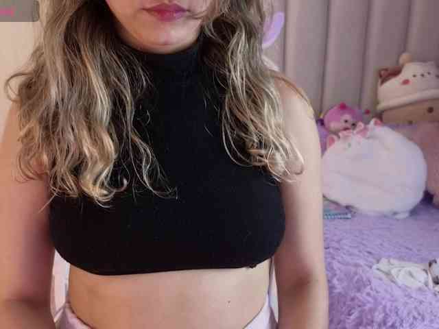 LarisaMaia webcam