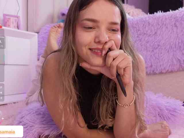 LarisaMaia webcam
