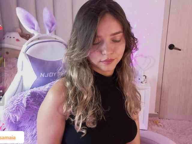 LarisaMaia webcam