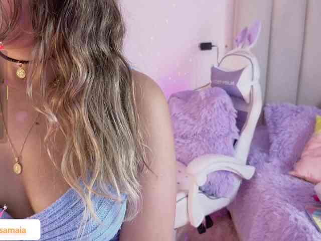 LarisaMaia webcam