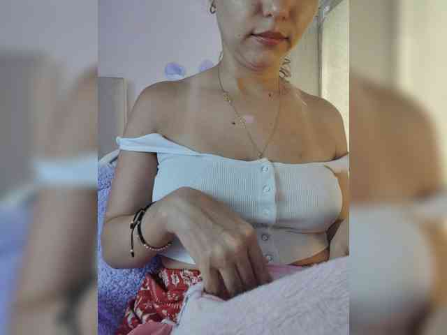LarisaMaia webcam