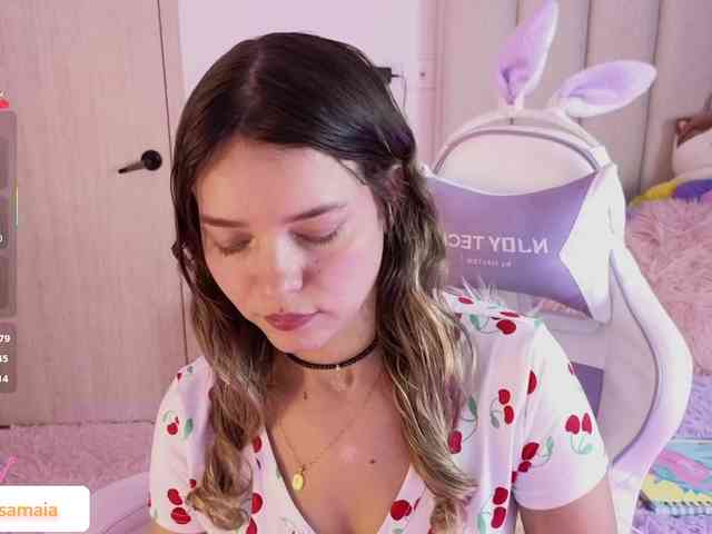 LarisaMaia webcam