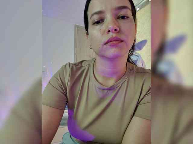 LarisaMaia webcam