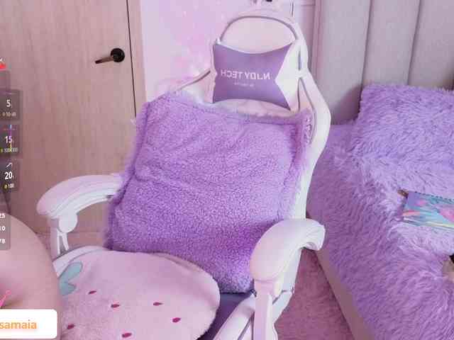 LarisaMaia webcam
