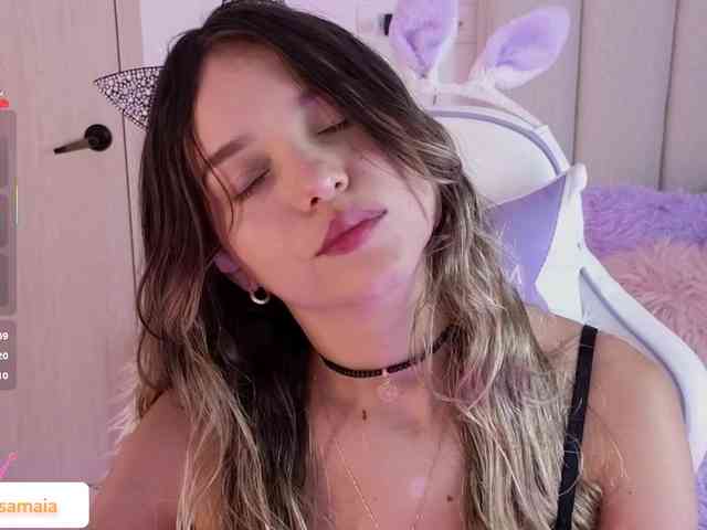 LarisaMaia webcam