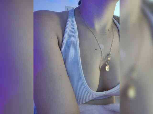 LarisaMaia webcam
