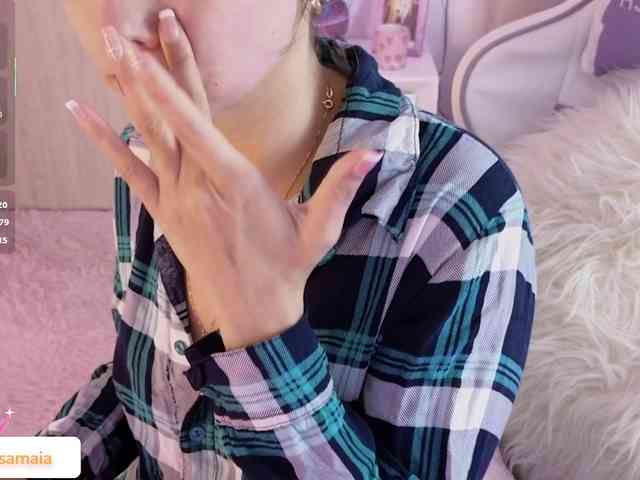 LarisaMaia webcam
