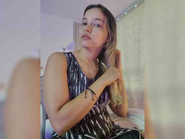 LarisaMaia webcam