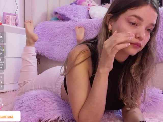 LarisaMaia webcam